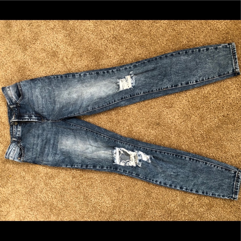 Mom jeans (high waisted)